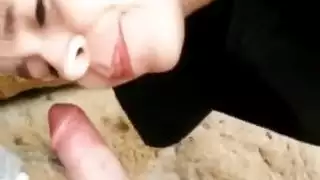 تونسية فاجرة تمص زب صديقها في الغار حتى القذف