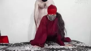 المرأة المحجبة في الجنس بأسلوب هزلي
