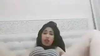 ساخنة مغربية هايجه نيك واهاتها فشيخة وهي تاكل الزب جامد أوي