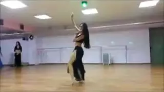 راقصة عربية ساخنة