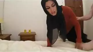 يكتشف البغي ما الذي يمتلكه الجار الكبير