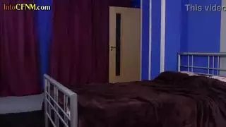فاتنة الهواة في لباس وكعب يحصل على جرة عامة سخيف مع الوشم
