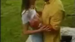 سكس اجنبي فوق العشب في الخلاء و لحظات نيك نار