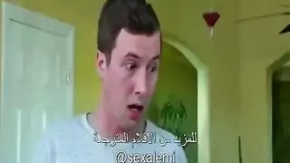 الفتى المعاقب ينيك عمتة الممحونة في المطبخ ويأكل بزازها