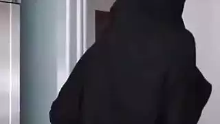 العربية كبيرة الثدي وقحة