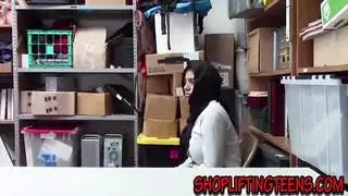 سارق المتاجر العربي سيء