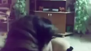 زوجة عراقية تخلع الحجاب وتمص الزب وتتناك احلى نيكة