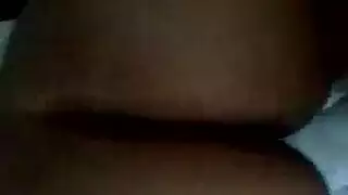 الكلبة الجميلة تنعم بوسها الثعبان الأسود يجعل بعض الجنس القذر