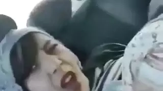 قحبة جزائرية تصور نفسها تتناك من