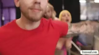 شيمالي الجذاب الثلاثي: جرايسي جين ، كويني سيتين ، وإريك جون