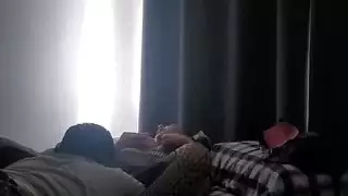 الوفاء برغبتها: الزوج يبلل ووحشية