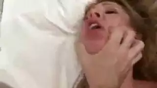 مقطع سكس اغتصاب جارته الجميلة يغتصبها لعدم دفع الإيجار