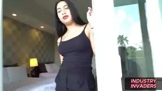زميل في الغرفة فيوليت: سر الأخ