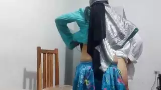 عربي يمارس الجنس أمام الثلاجة ويحصل على هزة الجماع الرائعة الجنس الحقيقي