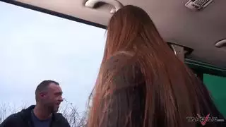 لم يستطع الانتظار لرؤية بوسها ويمارس الجنس معها كثيرًا
