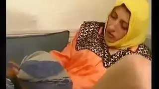 اثنان سحاقيات عرب يأتوا شهوتهم
