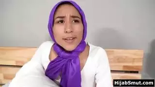 فتاة عربية في الحجاب تمارس الجنس بدون إذن الوالدين