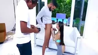 سكس مترجم بائعة سراويل اليوجا شبيهة كيم كارديشيان