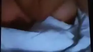 ربة منزل عربية تعرض الثدي لصبي منتديات دبي