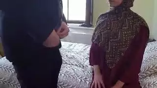 لوسيا العربية الجميلة تمتص أصحاب الديك الضخم
