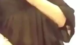 العربية الساخنة تجشيد مع ثديها الضخمة