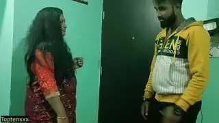 زوجة الديوث الجميلة اشتعلت سخيف على السرير! الجنس الواقع