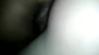 مغربية ممحونة فيها الزملة تعرض طبونها