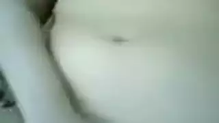 الفاجره تلعب فى كسها اوى وتقول لعشيقها حطه بقا انا كسى ولع وينيكها ويفشخها