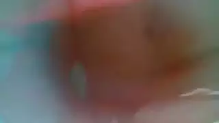 مفيش امتع من الاحمر الشفاف على جسم اللبوه اللى بتهيج جوزها المسافر بعرض نيك