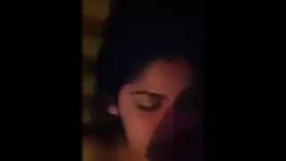 سمر الهايجه مبهدله نفسها لعب وتفريش وحك لغاية ما كسها ولع