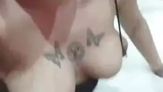 لطيف عربي مع الثدي الطبيعية الكبيرة مدمن على مهبلها