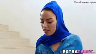 العربية مايا بيجو الحلق والوجه الثلاثي