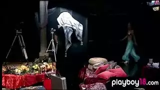 الأمير العربي يبحث عن عبيد جنسي كبير في أمريكا