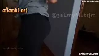 طيز ابنتي المراهقة تكبر بشكل مثير