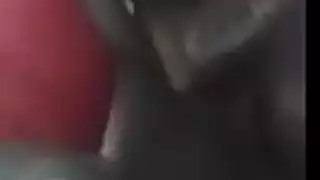 حسرى النياكه وصلت الاتوبيس الواد عمال يدقر فى اليت ولا هامه حاجه