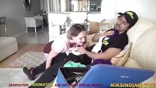 صبي ديسي جعل الفتاة البريطانية كلبًا