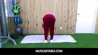 مسلم تابو مدرب اللياقة البدنية يمارس الجنس مع عميل عربي غريب