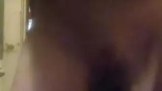 جلسة الاستمناء المكثفة في هوتي المثيرة مع الألعاب