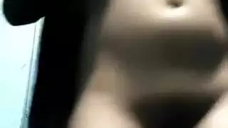 شرموطة مصرية محجبة تستعرض لنياكها