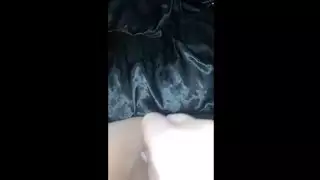 عذراء تبلغ من العمر عامًا أنثى الاستمناء لأول مرة والإصبعهزات الجماع الشديدة والتأوه بصوت عالٍ